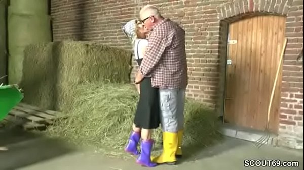 Mom only thinks about fucking and grabs the first one that comes along