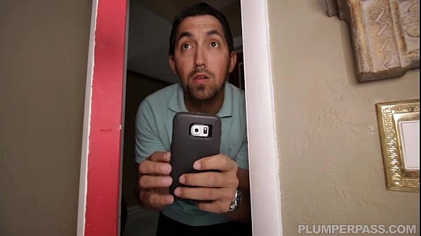 Die sexy exotische BBW Charlene Ward fängt und fickt Spanner