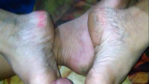 Banti Bhabhi wird vom Kollegen ihres Mannes gebohrt