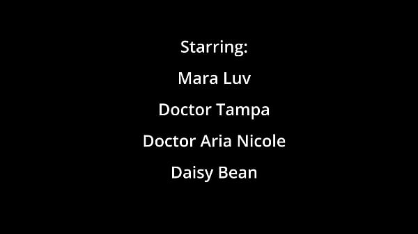 Treten Sie in Daisy Ducatis Körper während der einjährigen Gynäkologie-Untersuchung durch Doktor Tampa bei GirlsGoneGyno Reup ein