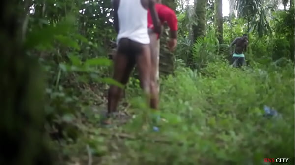 Lass mich zum Teufel mitmachen, sonst sage ich es ihrem Mann