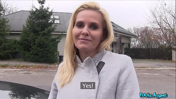 Public Agent Blonde MILF mit großen Titten fickt einen Fremden für Bargeld