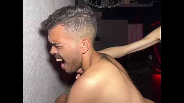 FODENDO COM DESCONHECIDOS NA BALADA. (TEASER)