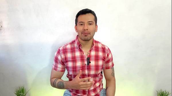 Un vergognoso contadino etero accetta di scopare un uomo di città senza sella per soldi in montagna! storia sessuale