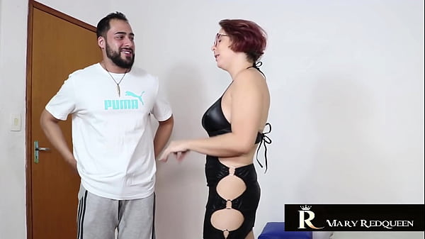 L'UOMO DOTATO HA SCOPATO IL CULO DELLA ROSSA SENZA DOLORE - L'UOMO DOTATO HA SCOPATO IL CULO DELLA ROSSA SENZA DOLORE