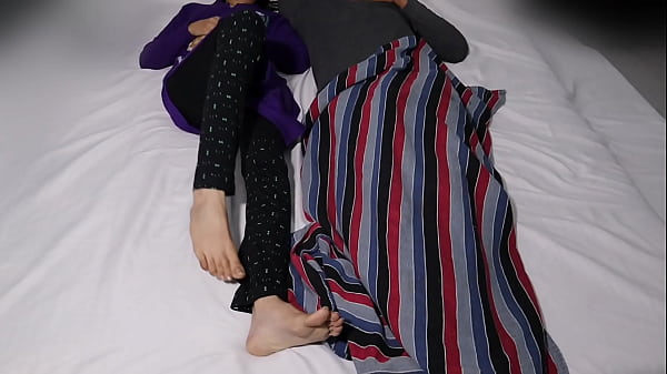 Die Frau des Chefs zog sich aus, nachdem sie den dicken schwarzen Schwanz des Fahrers gesehen hatte