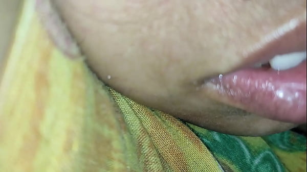 Desi indian village bhabhi ko devar ne naked boobs dekh liye later me devar ne fucked