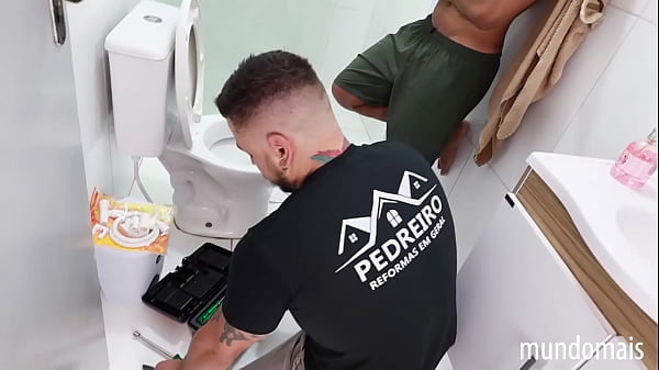 The plumber ate me deliciously and even gave me his ass!